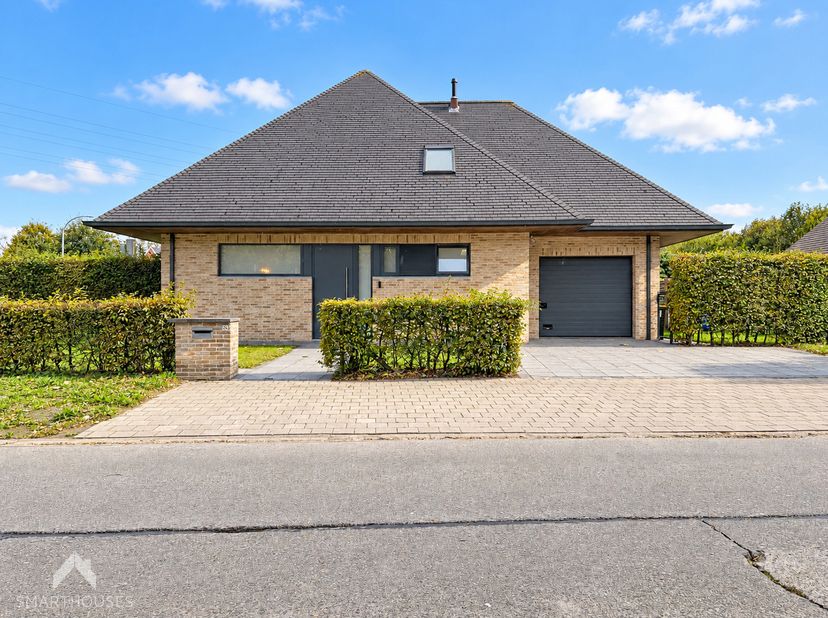 Huis te koop in Nieuwstraat 54,
                    8780 Oostrozebeke