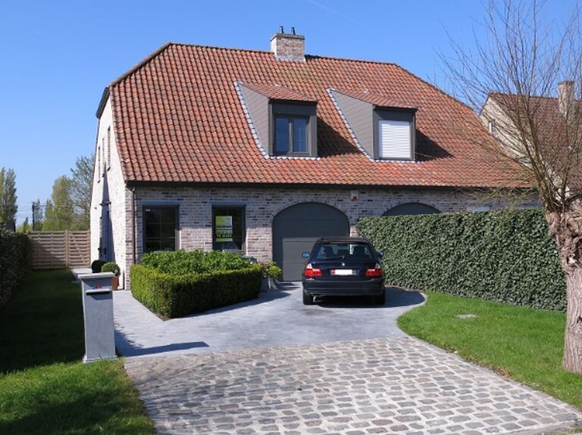 Huis te huur in Stationsstraat 85,
                    8490 Jabbeke
