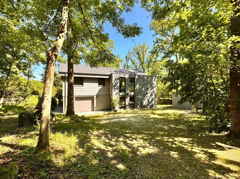 À la recherche d'un bien d'exception sur la commune de Durbuy ? MCA Immobilier vous invite à découvrir cet ensemble immobilier unique, composé d'une m