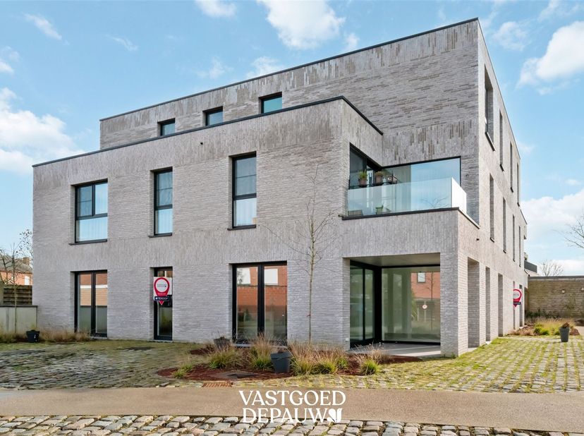 Les résidences Molenhoek et De Secretaris dans la Burgemeester Joseph Lievensstraat à Zedelgem comprennent ensemble 13 appartements neufs à haute effi
