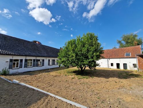                                         Hoeve te koop in Sint-Maria-Horebeke, € 640.000
