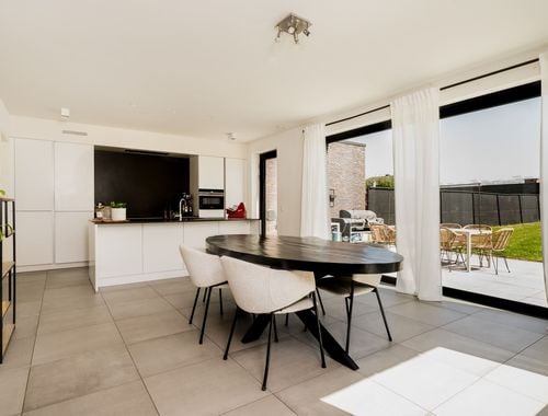                                         Maison à louer à Onze-Lieve-Vrouw-Waver, € 1.650
