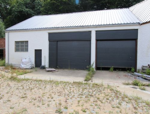                                         Entrepôt sans bureau à louer à Kwaremont, € 490

