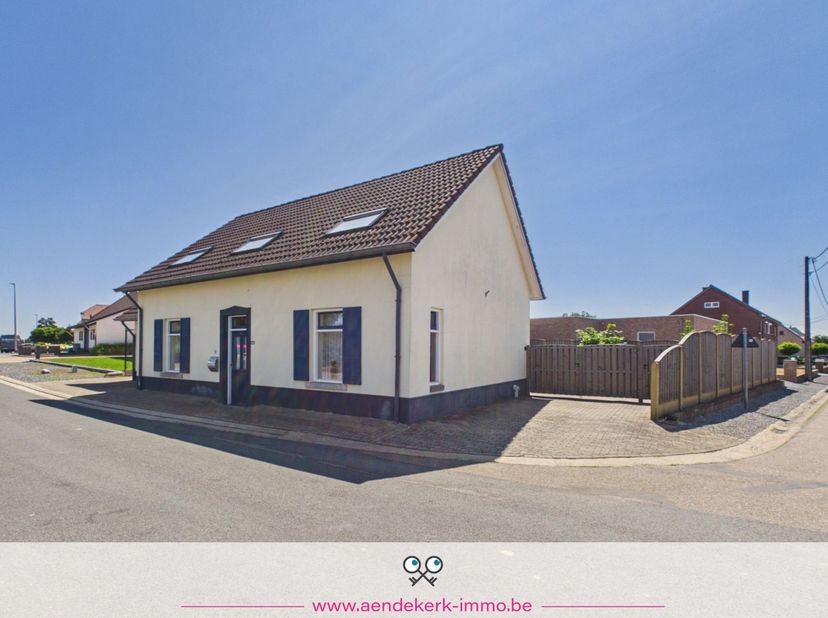 Achter deze karaktervolle gevel schuilt verrassend veel ruimte. Zoek je een gezinswoning met vier slaapkamers, een grote leefkeuken en een ruime tuin,