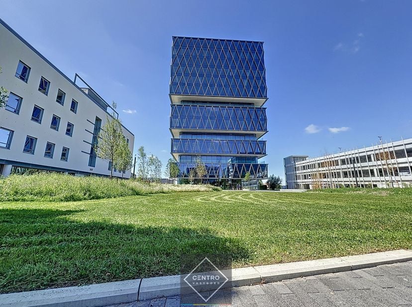 Bien professionnel à vendre
                    à 8800 Roeselare
