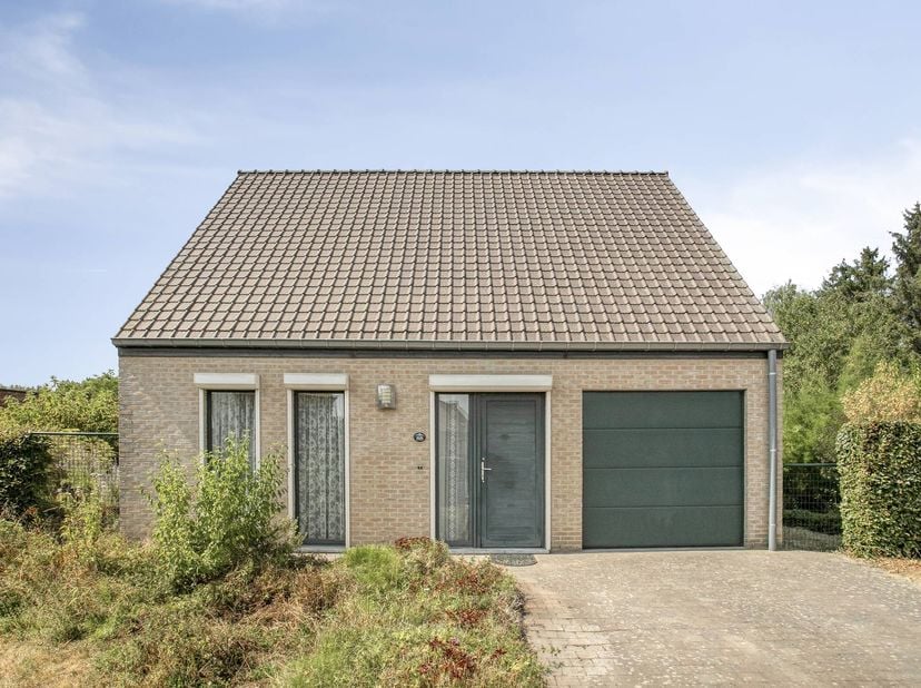 Op zoek naar een prachtige woning in de Vlaamse Ardennen? Dit ruime, vrijstaande huis uit 2002 dat we te koop aanbieden, biedt alles wat een modern ge