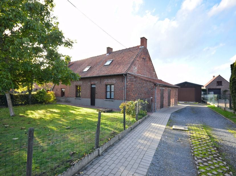 Huis te koop in Ketelbuiserstraat 89,
                    8810 Lichtervelde