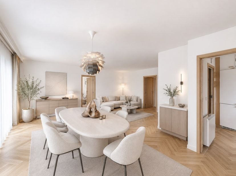 Dit te renoveren 3 SLPK APP is rustig gelegen in een aangename woonwijk te Mariakerke en beschikt over enorm veel potentieel. Het appartement geniet d