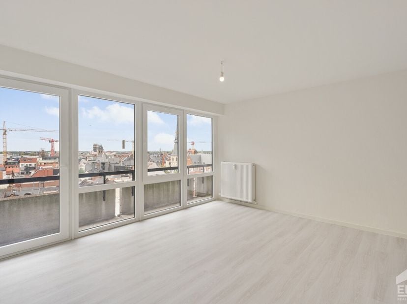 Te koop: volledig gerenoveerd en energiezuinig appartement in het centrum van Hasselt, op toplocatie binnen de kleine ring.Dit appartement, gebouwd in
