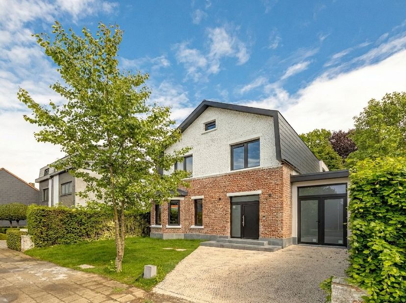 Maison à vendre
                    à 2540 Hove