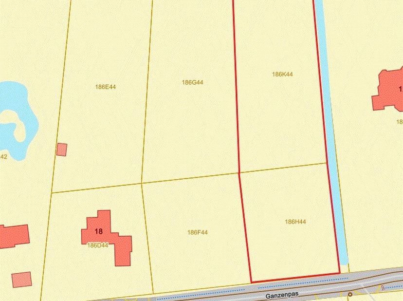 Parcelle de construction unique (avec zone agricole à l'arrière) dans un environnement résidentiel d'une superficie de 2 217 m² (+ parcelle à l'arrièr