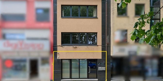 Bien professionnel à vendre à Ginderbroek   27, 2400 Mol