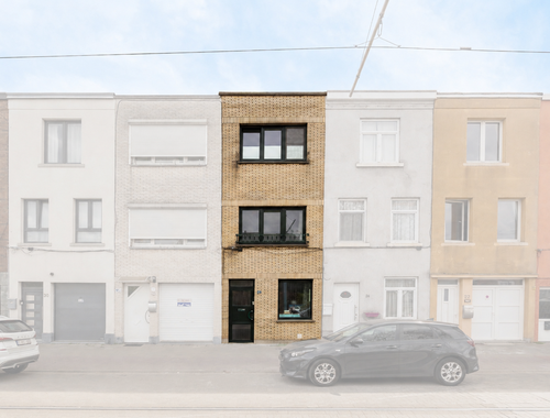                                         Maison à vendre à Deurne, € 250.000
