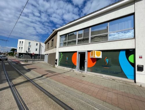                                         Espace de bureaux à louer à Zwijnaarde, € 985
