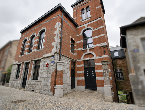                                         Appartementsgebouw te koop in Chimay, € 850.000
