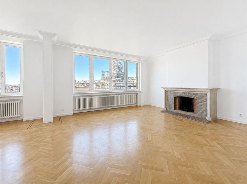 Aan de Avenue de la Toison d'Or - Subliem appartement met 3 slaapkamers van +/- 140m² gelegen op de 7de verdieping van een gebouw van 8 verdiepingen a