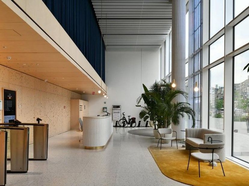 Espaces de bureaux à Bruxelles : Travaillez dans un environnement BREEAM Outstanding à partir de 471 m². Architecture de haute qualité avec jardin et