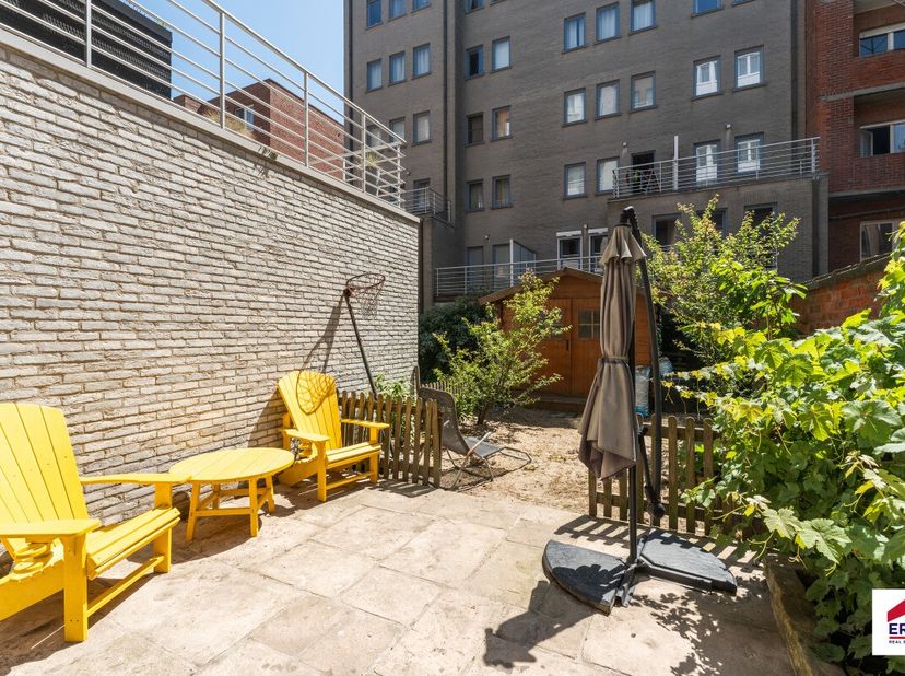 Gelijkvloers appartement te koop op de zeedijk in Koksijde  met zongerichte tuin en 2 slaapkamers Op een uitzonderlijke ligging op de zeedijk van Koks