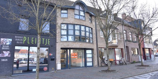 Bien professionnel à louer à Kerkplein 36, 8800 Roeselare