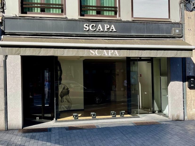 Bien professionnel à louer
                    à 3800 Sint-Truiden
