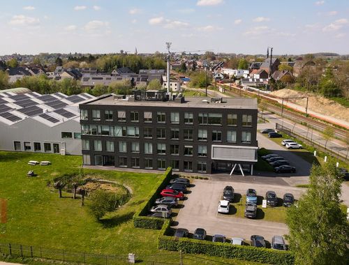                                        Bureaux à louer à Asse, € 21.945
