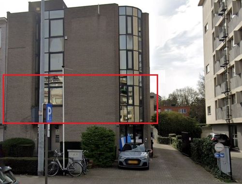                                         Bien commercial à louer à Deurne, € 1.050
