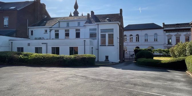 Bien professionnel à louer à 7140 Morlanwelz-Mariemont