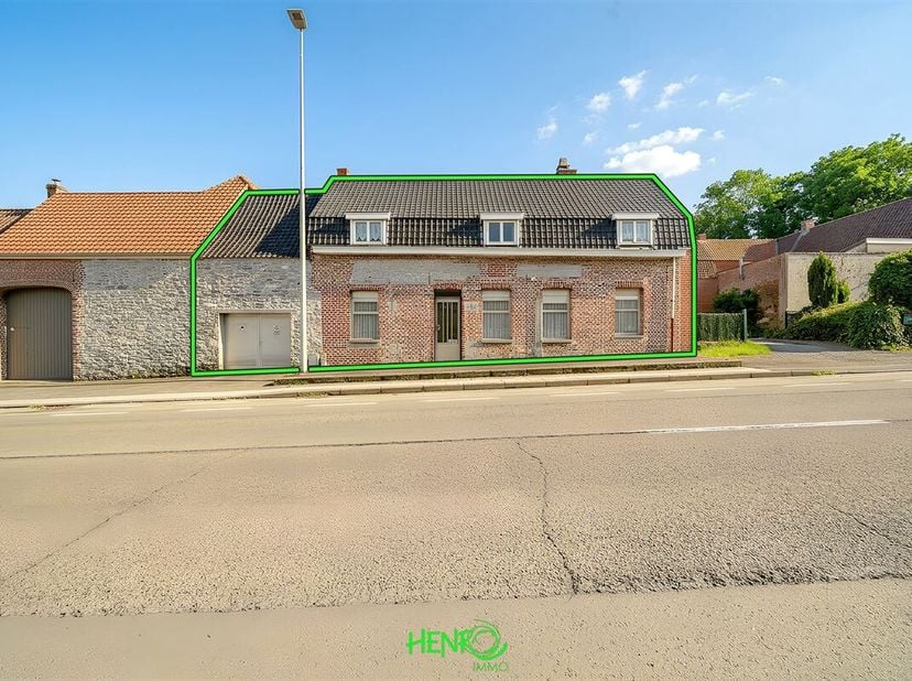 Située dans un secteur très apprécié, à proximité immédiate de toutes les commodités (commerces, écoles, transports) et à seulement 5 minutes du centr