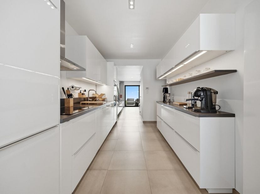 Deze prachtige woning is gelegen in het hart van Tienen en biedt alle comfort van een standaard rijwoning. Het pand is zeer mooi gerenoveerd in 2014 e