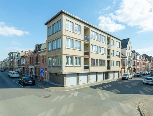                                        Immeuble d’appartements à louer à Sint-Niklaas, € 800
