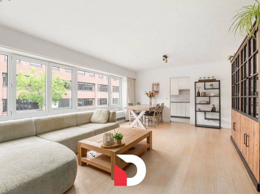 EERSTE BEZOEKMOMENT VOLZET. Maak kennis met dit rustig gelegen appartement, gelegen op de 1ste verdieping van een kleinschalig gebouw op wandelafstand
