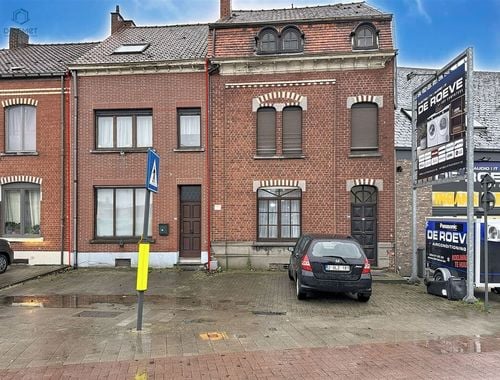                                         Maison à vendre à Overboelare, € 215.000
