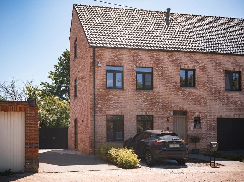 Voor meer info of om een bezoek in te plannen, neem contact op via 016849684 of via pieter.maes@homixx.be.<br />
Bent u op zoek naar een kwalitatief a
