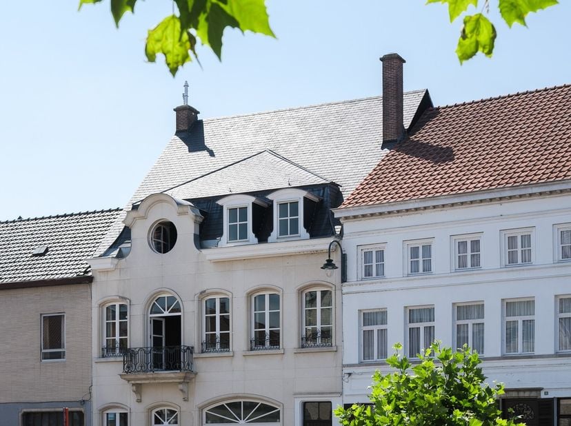 In de jaren '80 ging de welbekende familie de Nil op visite in Parijs. Toen ze de stad doorwandelden zagen ze een pracht van een herenwoning. Ze keerd
