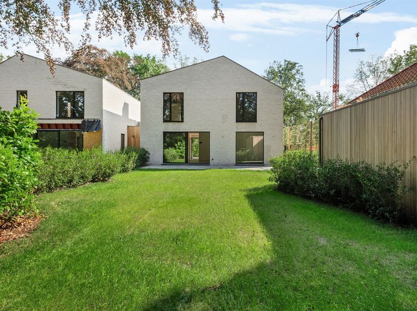 Domein ‘Op Hoop van Zegen’ is een exclusief privé-domein waar geschiedenis en hedendaagse luxe harmonieus samenkomen. Verscholen in het groen, achter