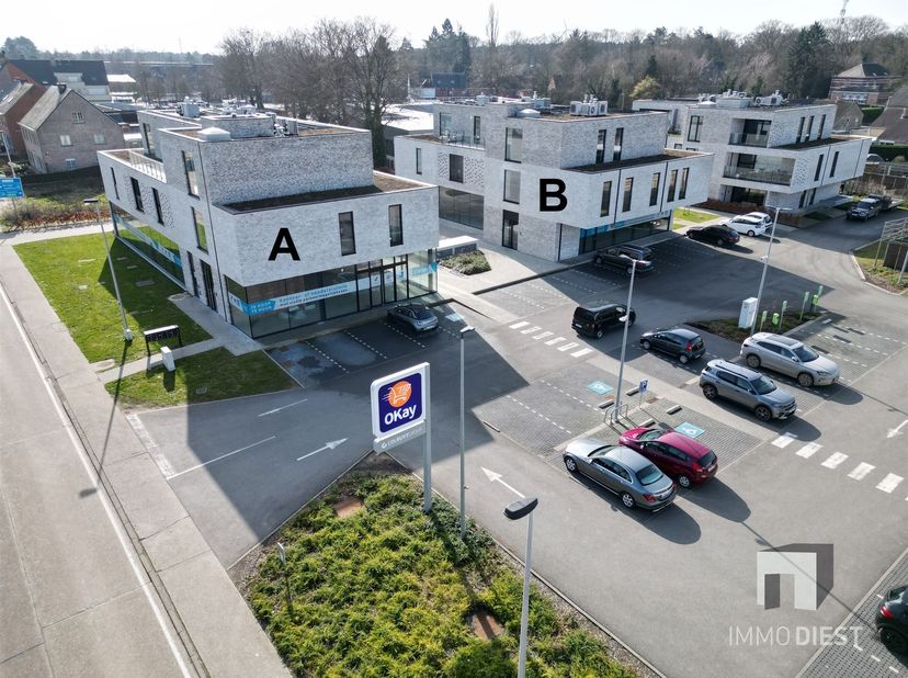 Bien professionnel à vendre
                    à 3945 Oostham