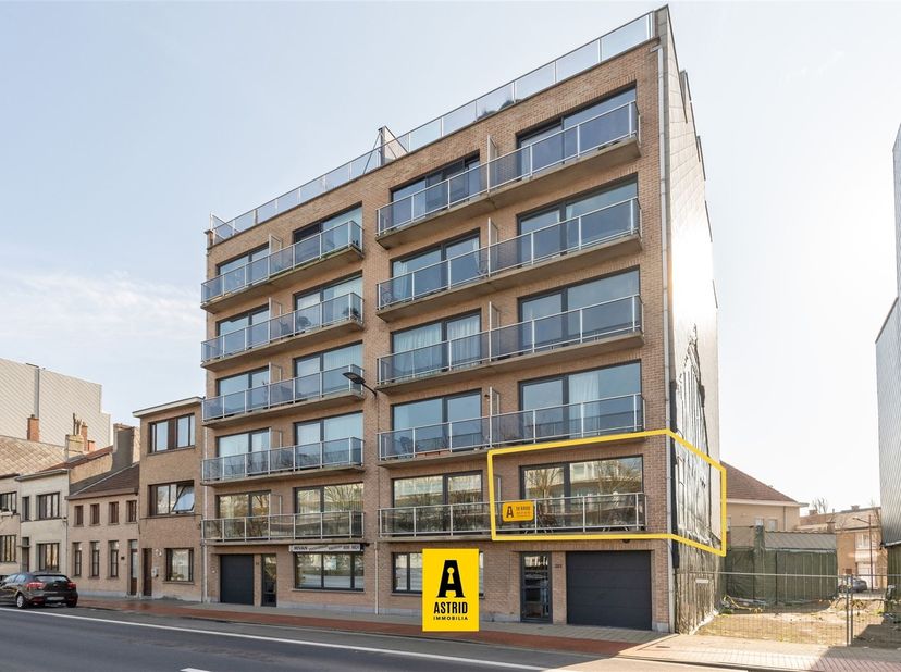Te koop Appartement met 2 slaapkamers op topligging in Oostende<br />
Op een uitstekende locatie aan de Nieuwpoortsesteenweg 283 in Oostende, recht t