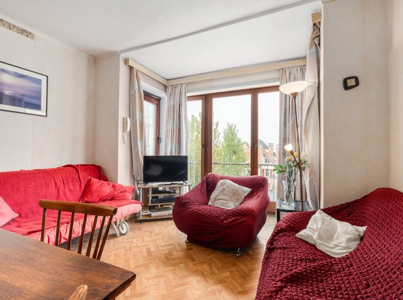 De Panne : Appartement 1 chambre à rénover à vendre, près du centre et de la mer ! Cet appartement 1 chambre à rénover se situe au 3ème étage de la pe