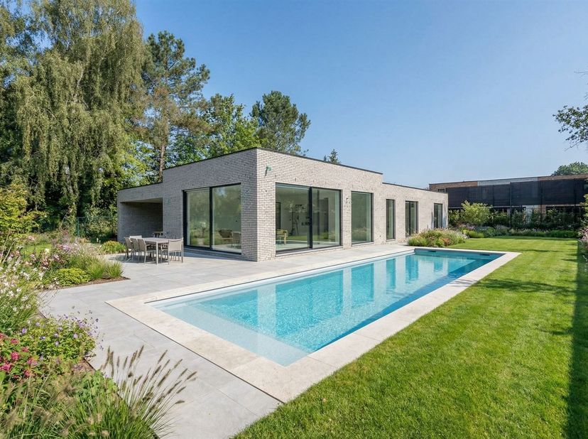 Nieuwbouwwoning (gelijkvloers) met 3 slaapkamers, bureau en buitenzwembad in Keerbergen<br />
<br />
In de Veldstraat in Keerbergen bevindt zich dez