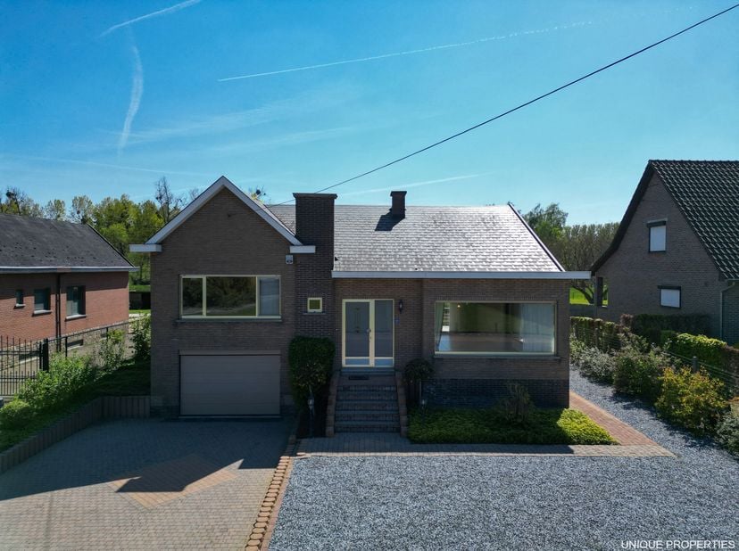 Huis te koop in Dorpsstraat 104,
                    3390 Tielt