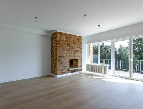                                         Appartement te koop in Neder-over-Heembeek, € 295.000
