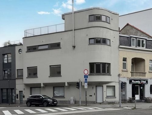                                         Usage mixte à vendre à Auderghem, € 750.000
