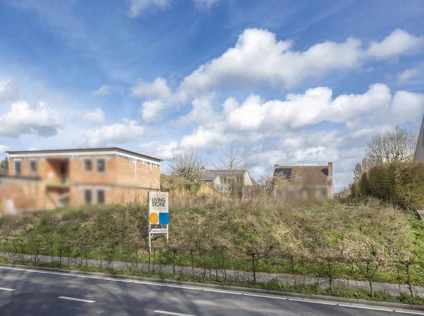 Découvrez ce terrain à bâtir attrayant d’une superficie de 7 ares 32 centiares, idéal pour la réalisation de la maison de vos rêves en construction ou