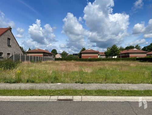                                         Bouwgrond te koop in Overpelt, € 160.000
