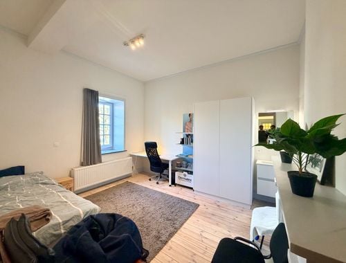                                        Kot-Colocation à louer à Kortrijk, € 425
