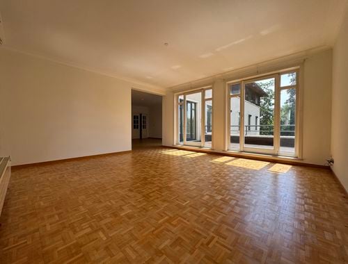                                         Appartement te huur in Ukkel, € 1.800
