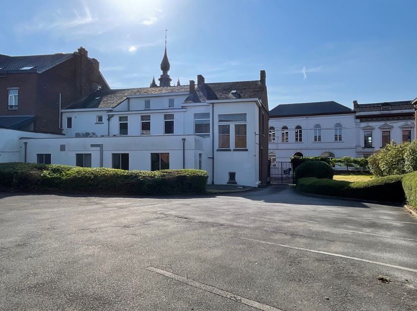 Bedrijfsvastgoed te huur
                    in 7140 Morlanwelz-Mariemont