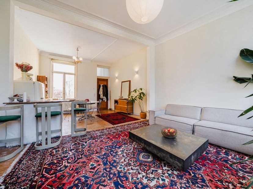 Info &amp;amp; visites – 02 315 51 71<br />
We Invest Brussels vous présente cette maison de caractère idéalement située dans une rue calme, à quelques pa