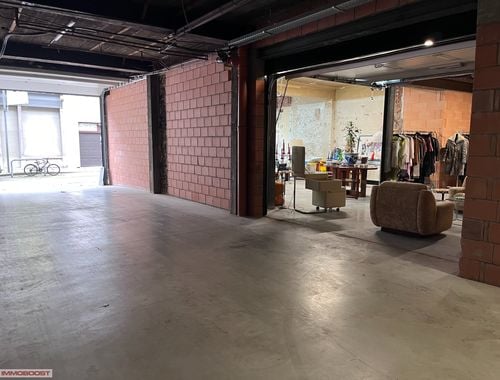                                         Bâtiment d’entreprise à louer à Wilrijk, € 550
