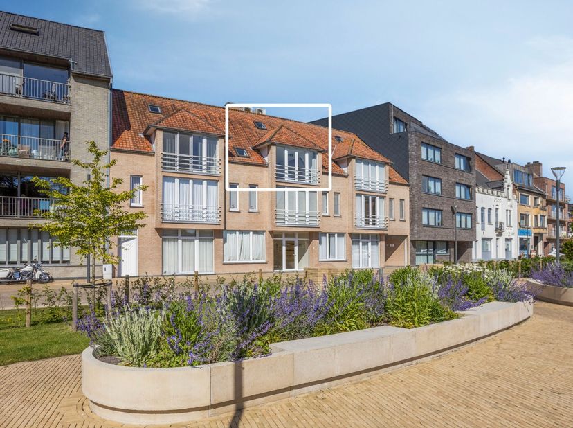 Instapklare duplex met 2 à 3 slaapkamers en mogelijkheid tot aankoop van afzonderlijke garage<br />
<br />
Op een rustige locatie in het dorpscentrum